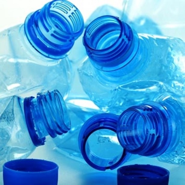 Foto - Plastiklerin üzerindeki numaralara dikkat!