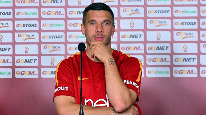 Podolski'den bomba paylaşım! Galatasaray Fenerbahçe'nin elinden sonunda kaptı!