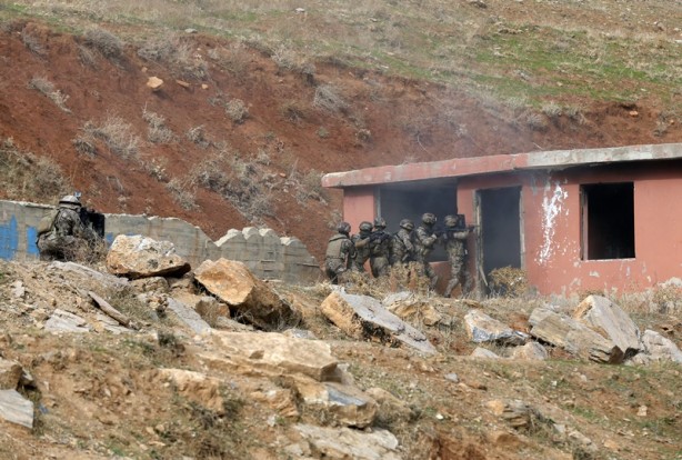 Foto - PÖH timlerinin tatbikatı gerçeği aratmadı