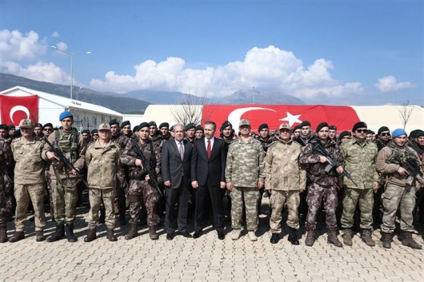 Foto - PÖH ve JÖH birlikte namaz kıldı