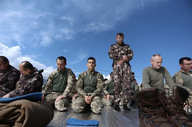 PÖH ve JÖH birlikte namaz kıldı