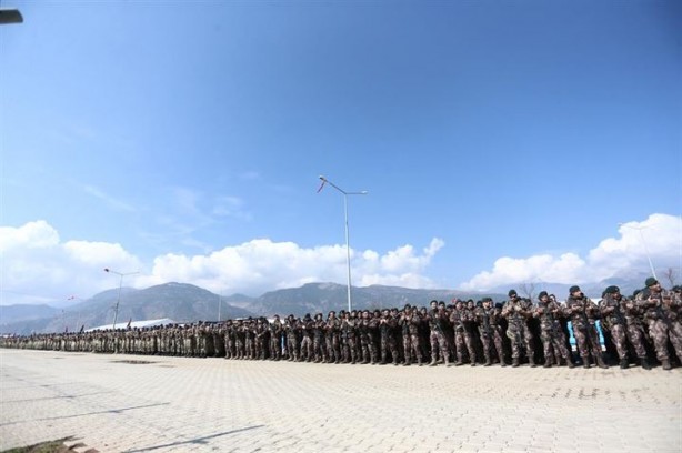 Foto - PÖH ve JÖH birlikte namaz kıldı