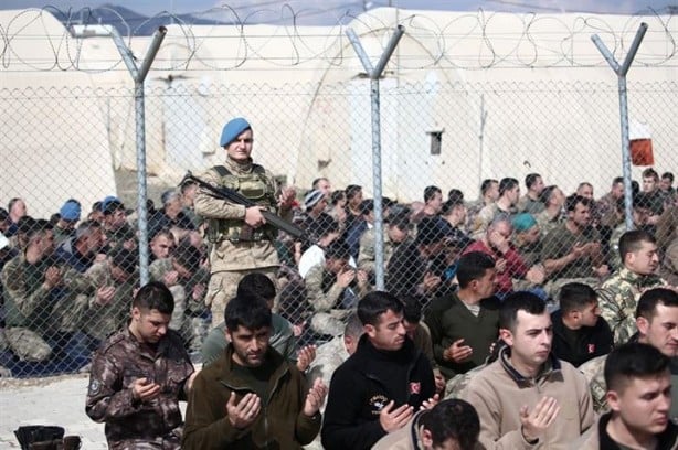 Foto - PÖH ve JÖH birlikte namaz kıldı