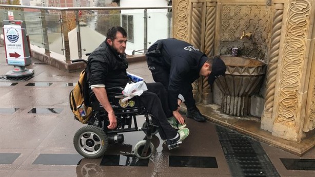 Foto - Polis abdest almak isteyen engelli vatandaşa böyle yardım etti