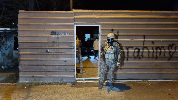 Foto - Polis aracına ateş açtı! Böyle kıvırdı