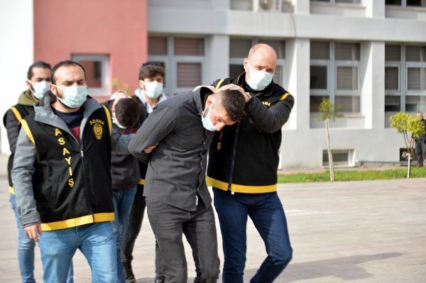 Polis aracına ateş açtı! Böyle kıvırdı