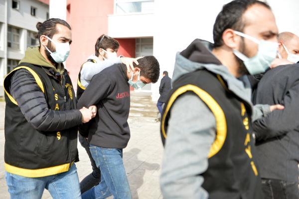 Foto - Polis aracına ateş açtı! Böyle kıvırdı