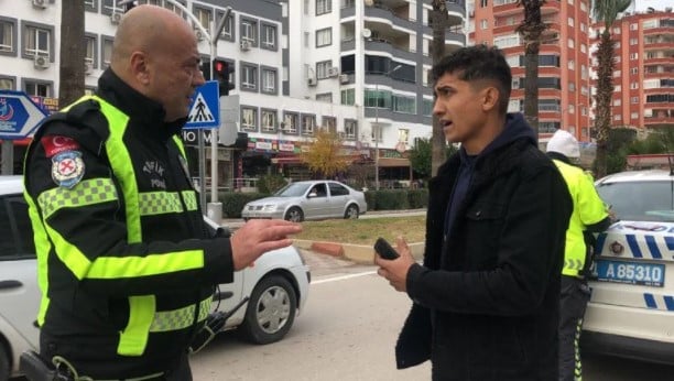 Foto - Polis ceza yazmak istedi! Bakın kimi aradı
