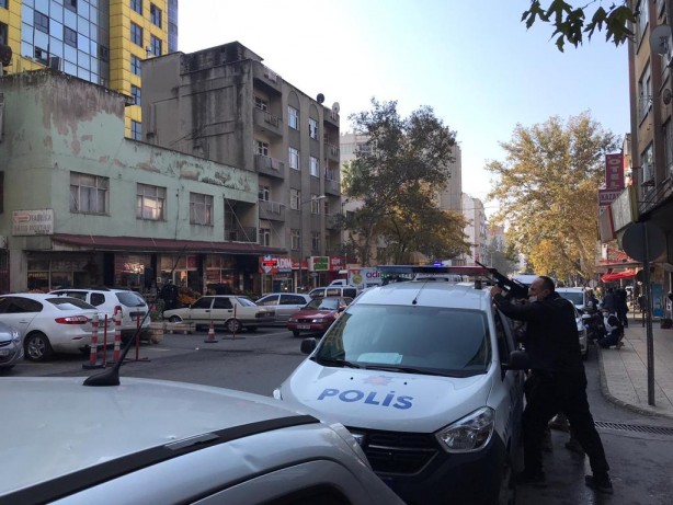 Polis ekiplerine hain saldırı! Yaralılar var