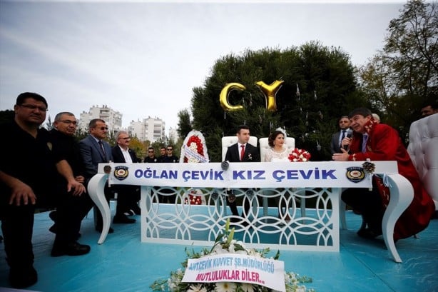 Foto - Polis memuru, kendisini kaza ile vuran meslektaşıyla evlendi