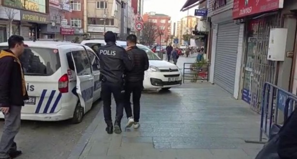 Polis merkezinde akılalmaz olay! Dürümden bakın ne çıktı