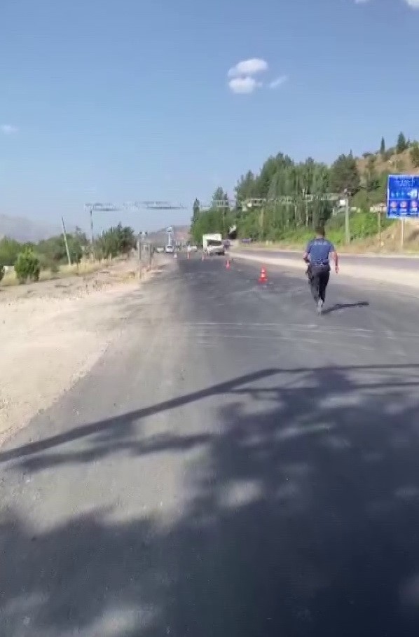 Polis, suçluyu yakalamak için değil, hayat kurtarmak için koştu