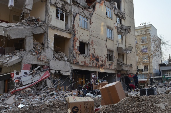 Foto - Polis titizlikle çalışıyor! Tek tek yakınlarına teslim edildi