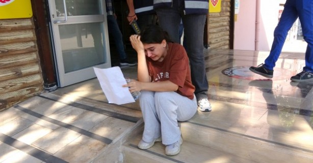 Foto - Polise cevabı yürekleri burkmuştu! Devlet Bahçeli o gence sahip çıktı