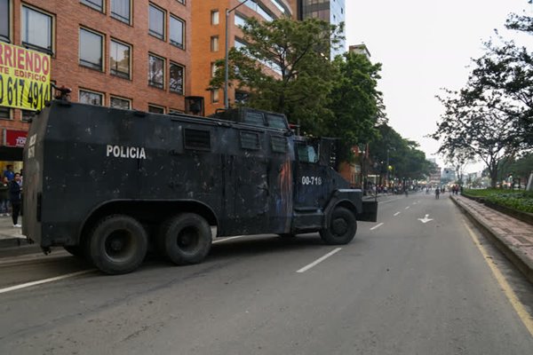 Foto - Polise patlayıcı attılar... G. Amerika'da polisle öğrenciler çatıştı! Gözaltı yok