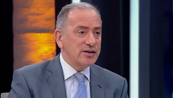 Foto - Polise söven Fatih Altaylı’ya motosiklet çarptı… Sonrası tam komedi