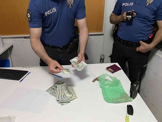 Foto - Polisi alarma geçiren şüpheli çanta! İçinden çıkan şok etti