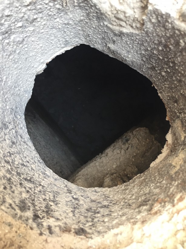 Foto - Polisi harekete geçiren olay! Delikten bakan ev sahibi şoka uğradı