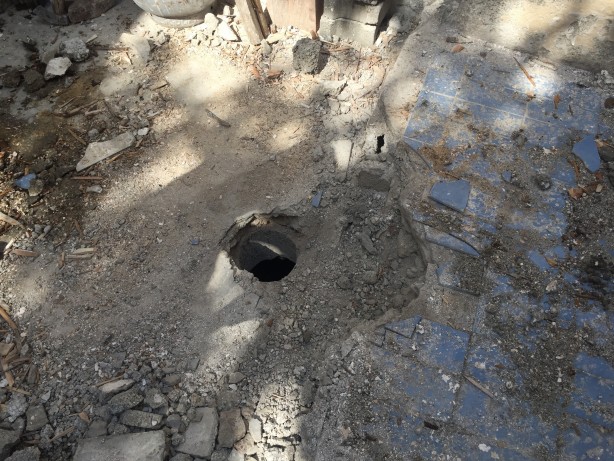 Polisi harekete geçiren olay! Delikten bakan ev sahibi şoka uğradı