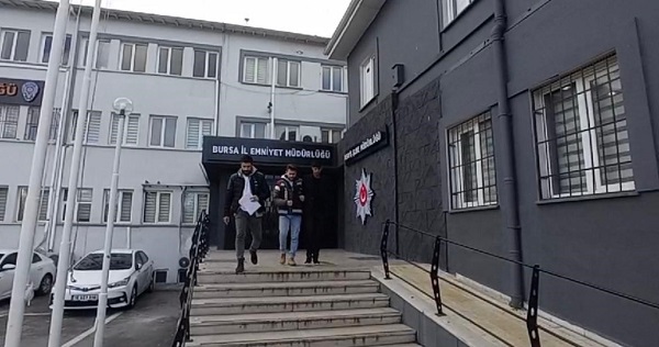 Foto - 'Polisim' dedi 600 bin TL dolandırdı