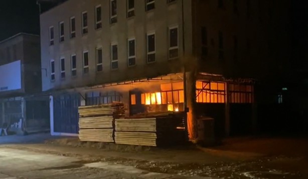 Foto - Polisin dikkati yangının büyümesini engelledi!