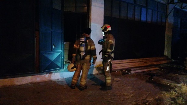 Foto - Polisin dikkati yangının büyümesini engelledi!