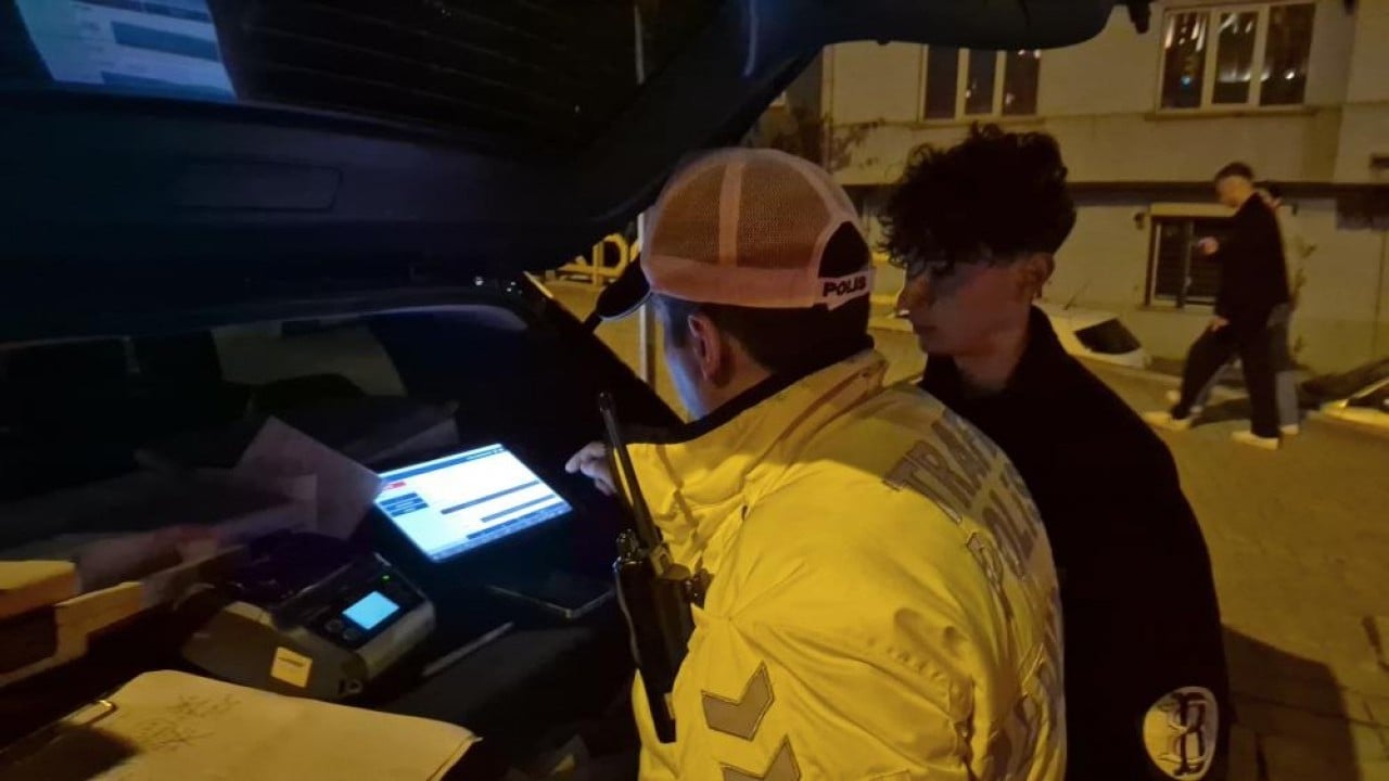 Polisin ‘dur’ ihtarına uymayıp kaçtı! O motosiklet sürücüsü öyle bir ceza yedi ki...