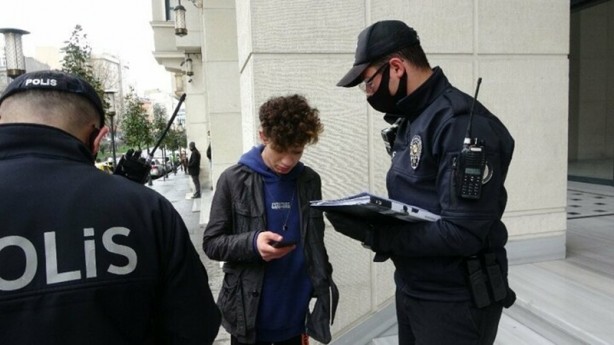 Foto - Polisin koronavirüse karşı aldığı yeni önlemler dikkat çekti