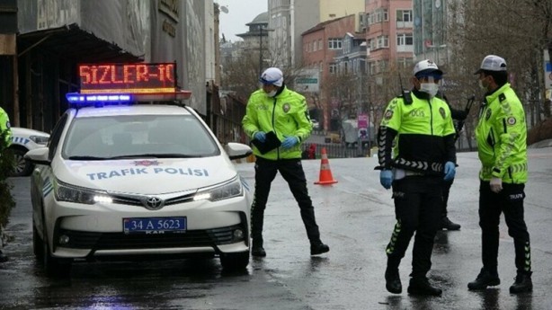 Polisin koronavirüse karşı aldığı yeni önlemler dikkat çekti