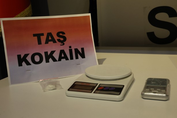 Foto - Polisler baskında ele geçirdi Anahtarlık gibi görünüyor ama bakın ne çıktı?
