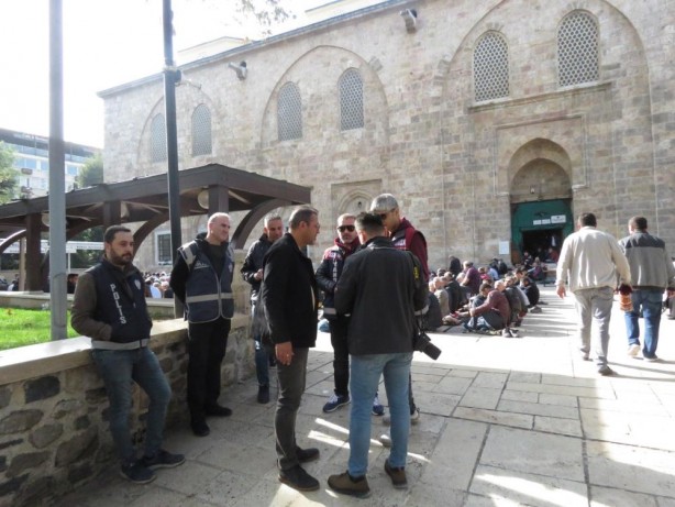 Foto - Polisler broşür dağıtıp uyarıyor! Bu palavralara sakın ama sakın kanmayın