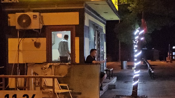 Foto - Polisler seferber oldu! Taksi durağında bomba paniği