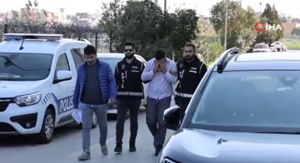 Foto - Polisler tarafından durduruldu, "Hayırdır devrem" diyerek cebinden çıkarıp bunu gösterdi! O MİT detayı herkesi şoke etti! Vay utanmaz vay