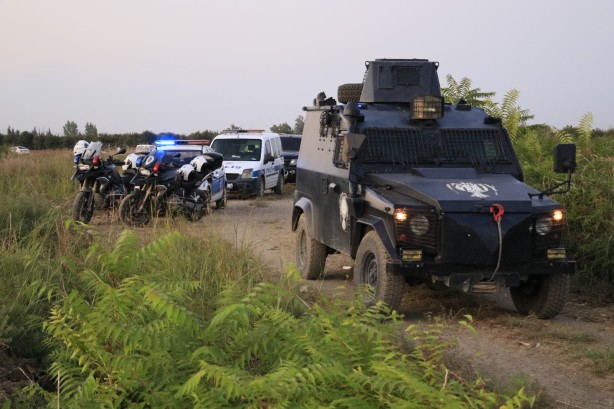 Foto - Polislere pompalı tüfekle saldırmışlardı! Nefes kesen operasyonla kıskıvrak yakalandılar