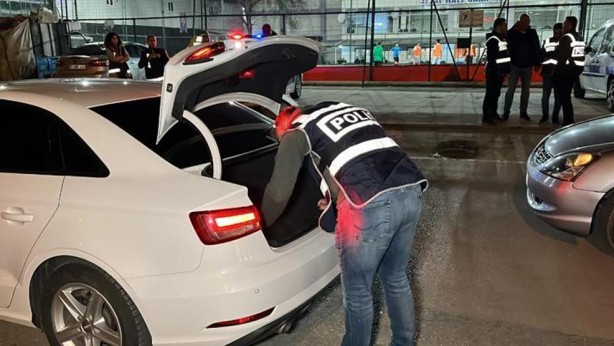 Foto - Polisten 10 noktada şok denetim: 981 araç sorgulandı