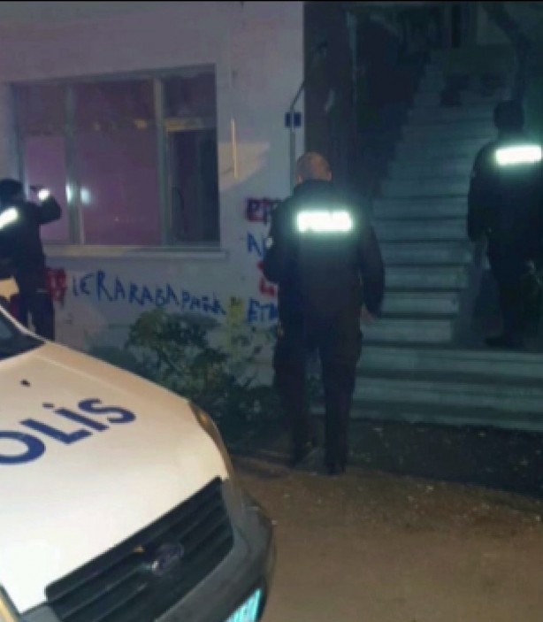 Foto - Polisten metruk binalara şok baskın!
