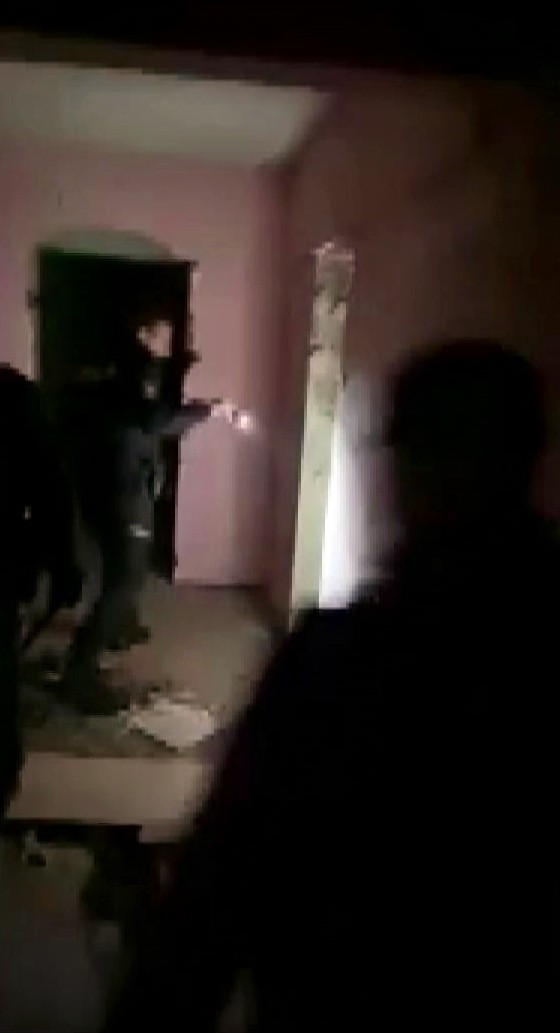 Foto - Polisten metruk binalara şok baskın!