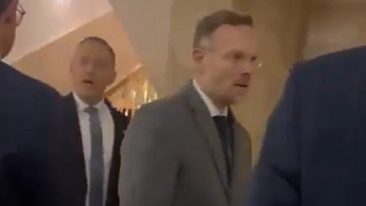 Foto - Polonya cumhurbaşkanı mahkemeyi böyle bastı: Siz yargıç değilsiniz!