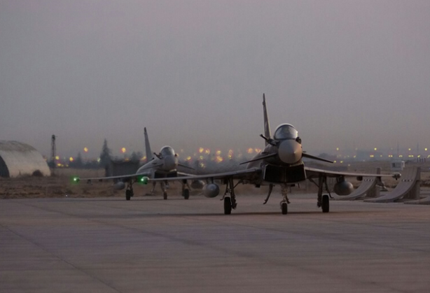 Foto - Polonya'da İngiltere'nin savaş uçağı konuşlandırıldı! Sürpriz yeni bir gelişme!