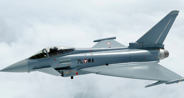 Foto - Polonya'da İngiltere'nin savaş uçağı konuşlandırıldı! Sürpriz yeni bir gelişme!