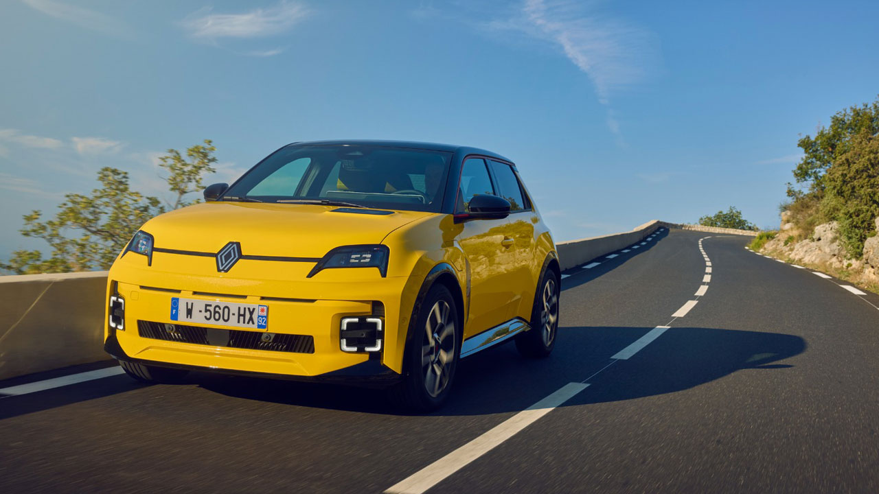 Pop efsanesi geri döndü! Renault 5 E-Tech Elektrikli Türkiye’de satışta
