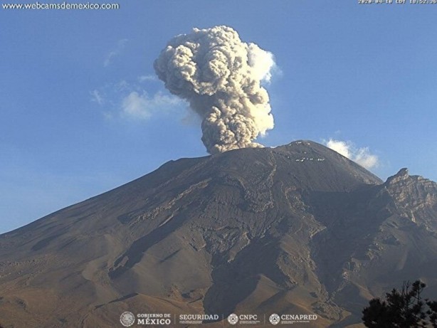 Foto - Popocatepetl Yanardağı’nda küller bin 100 metre yüksekliğe kadar ulaştı!
