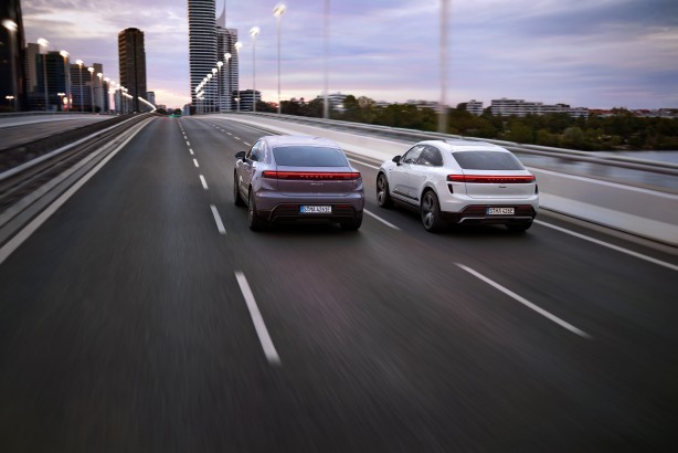 Foto - Porsche’tan elektrikli ilk SUV model! Otomobil tüketiciye neler sunuyor? Logo artık 3 boyutlu!