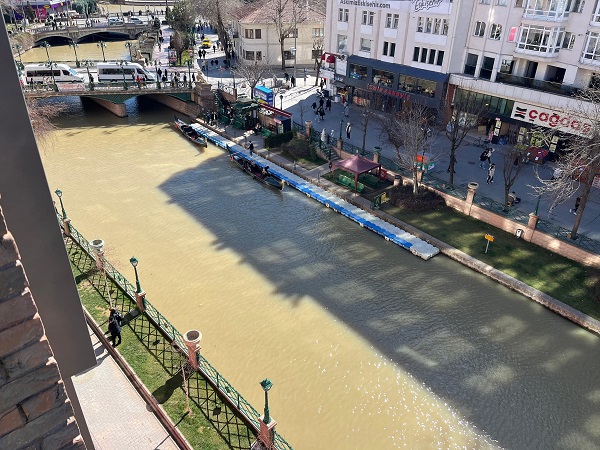 Foto - Porsuk Çayı’nın rengi değişti