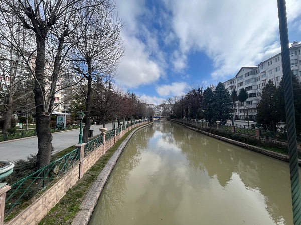 Foto - Porsuk Çayı’nın rengi değişti