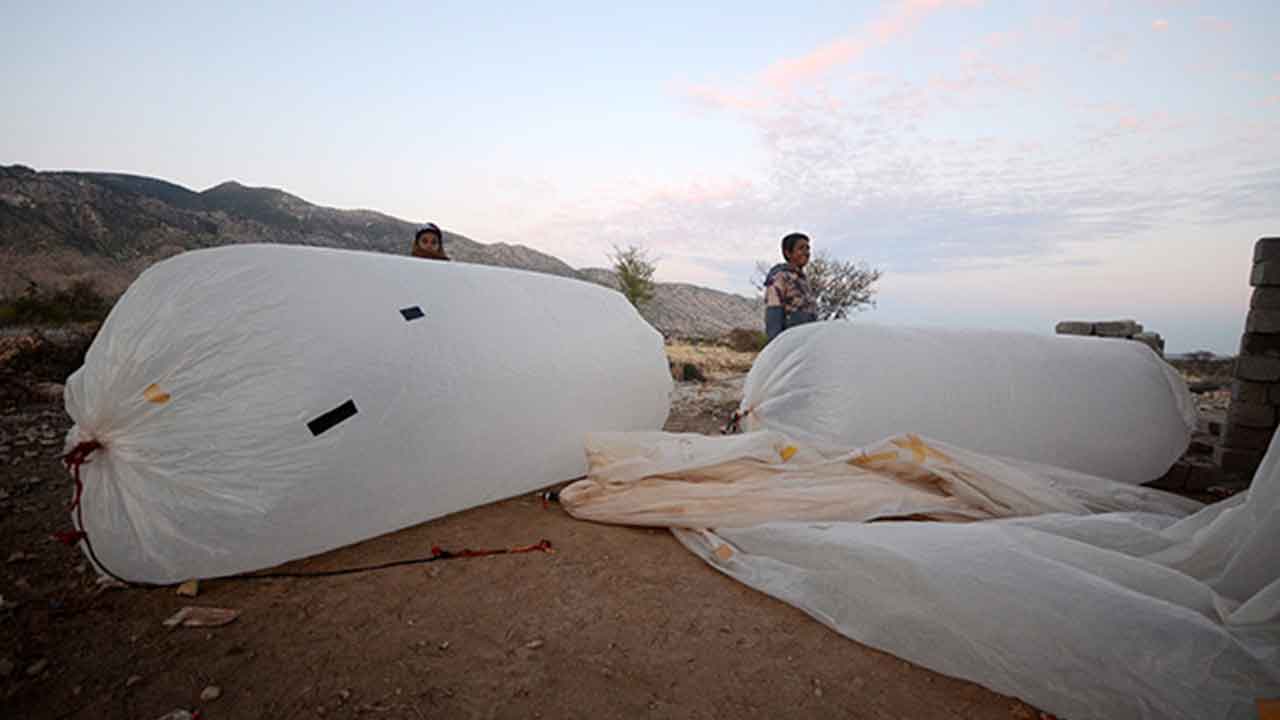 Poşeti alan tarlaya koştu! Yeni bulunan doğalgazı poşetlere dolduran götürüyor