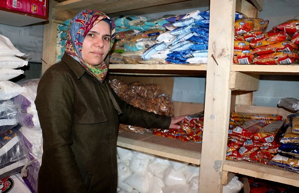 Foto - Poşetini dolduran gidiyor | Bu bakkalda para geçmiyor