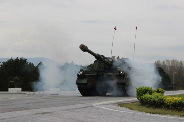 Foto - Poyraz ve Fırtına düşmana korku salıyor