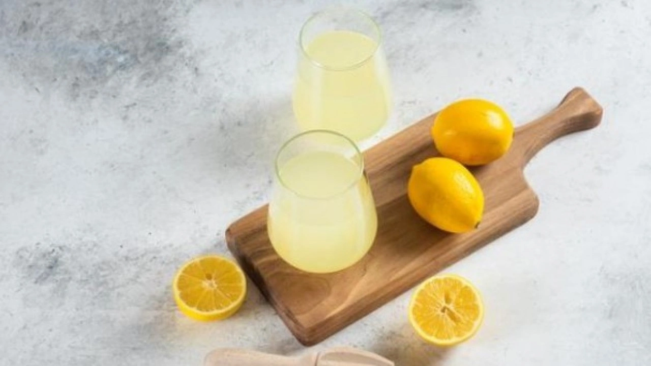 Foto - Pratik ve damaklardan silinmeyecek bir tad! İşte ev yapımı şekersiz limonata tarifi