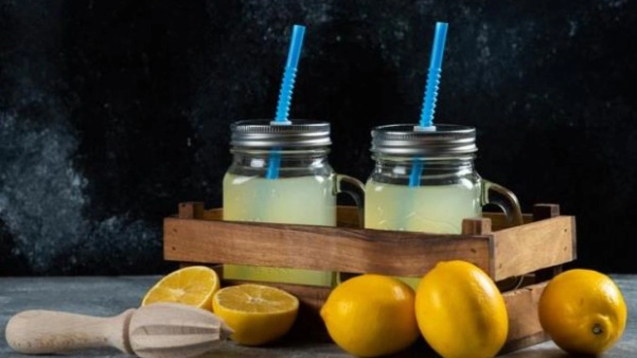 Foto - Pratik ve damaklardan silinmeyecek bir tad! İşte ev yapımı şekersiz limonata tarifi